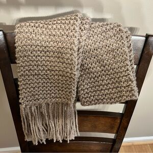 Hand Knit scarf 🧣